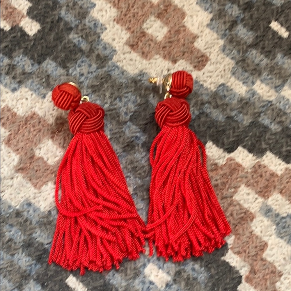 Red baublebar
